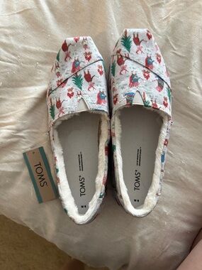 Toms Women's White Slip-On Canvas Shoes Gray Woodland Marshmallow Roast/Faux Fur